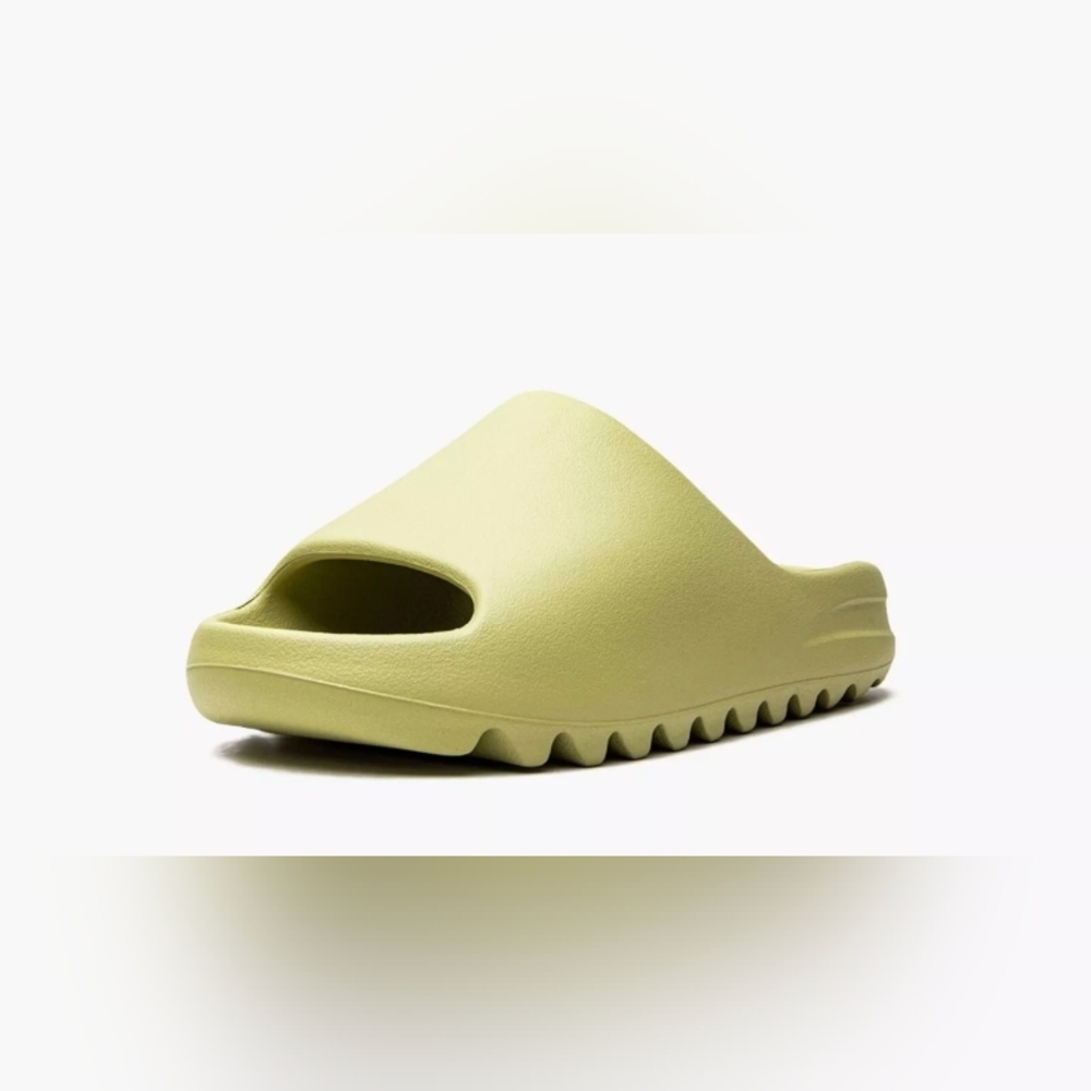Adidas Yeezy Slide Resin | Size 8 | Brand New (No Box) - Picture 3 of 6